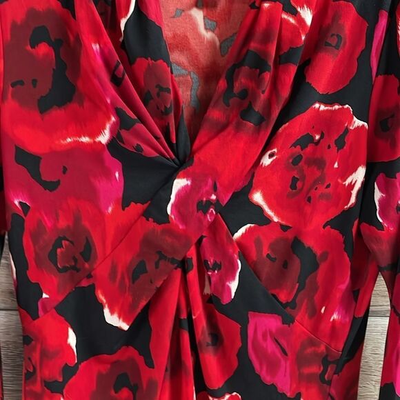 Josephine Studio Petite Small Red Black Floral Twist Front V-Neck Blouse - Picture 6 of 8